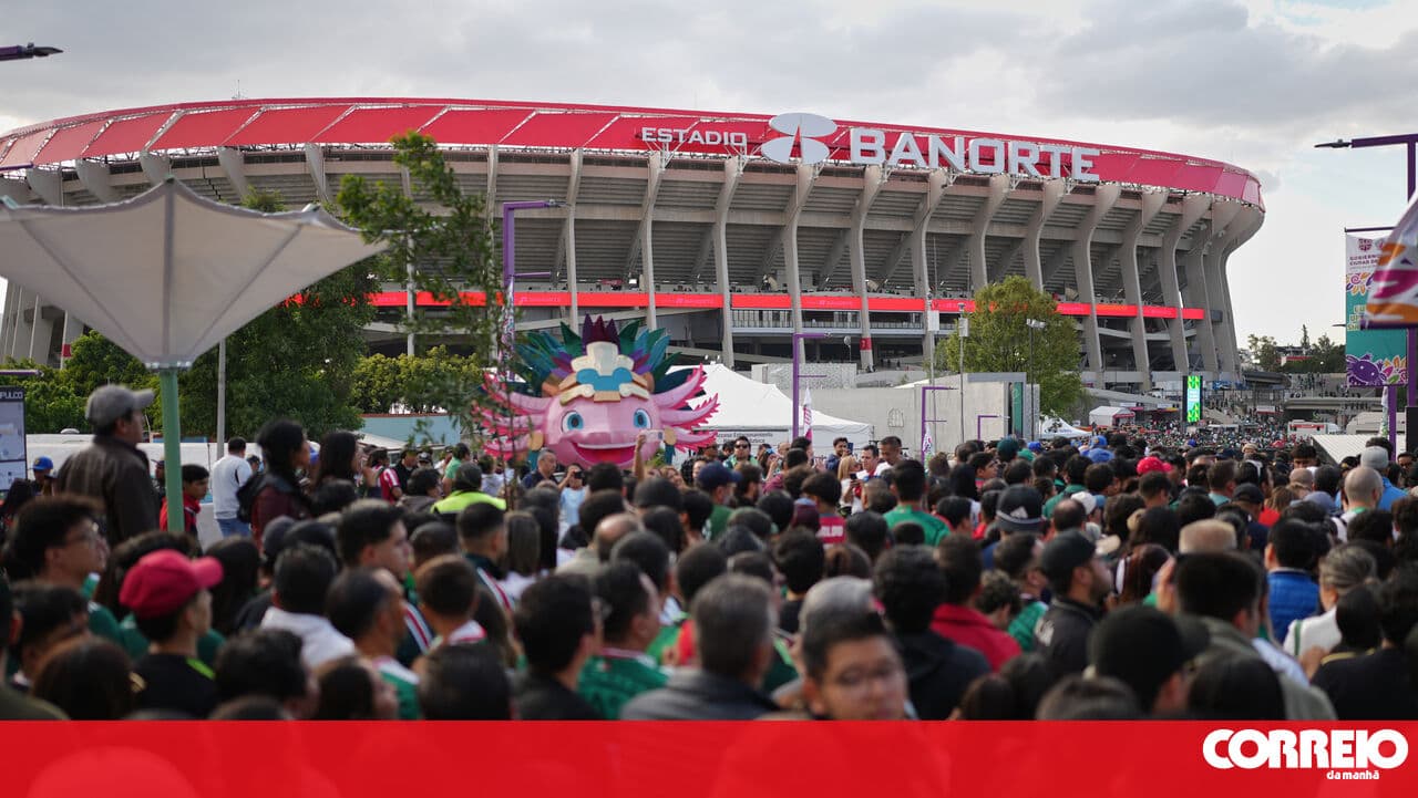 Man dies after falling from stadium stands before Mexico-Portugal match