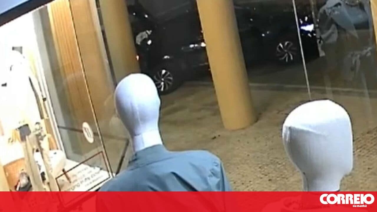 Three hooded individuals rob clothing store in Felgueiras
