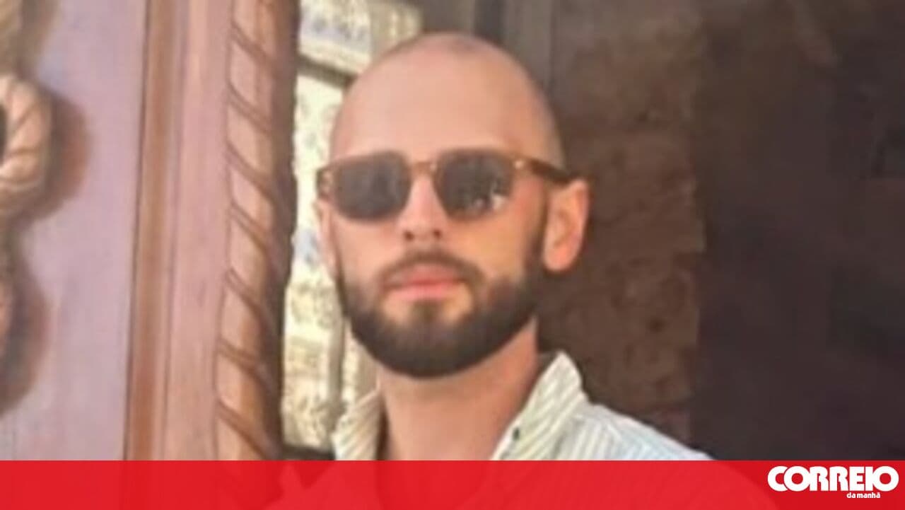 Car crash kills two friends walking on the pavement. Diogo and Emanuel were 30 years old