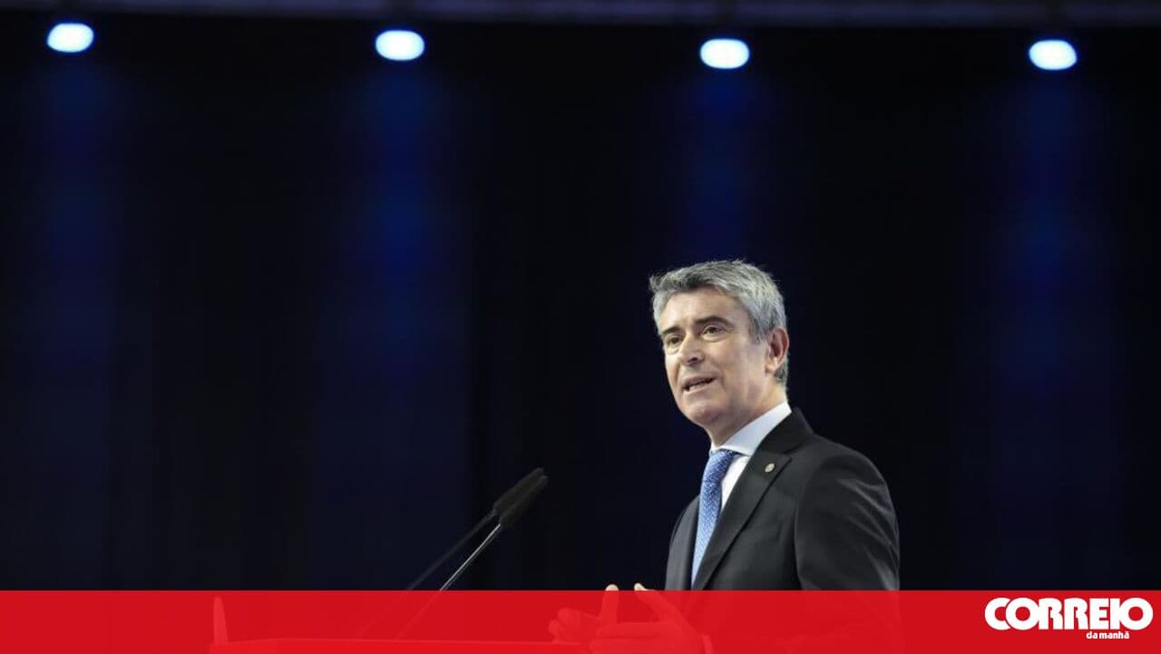 Carneiro proposes Simplex for companies and a ten-year housing strategy