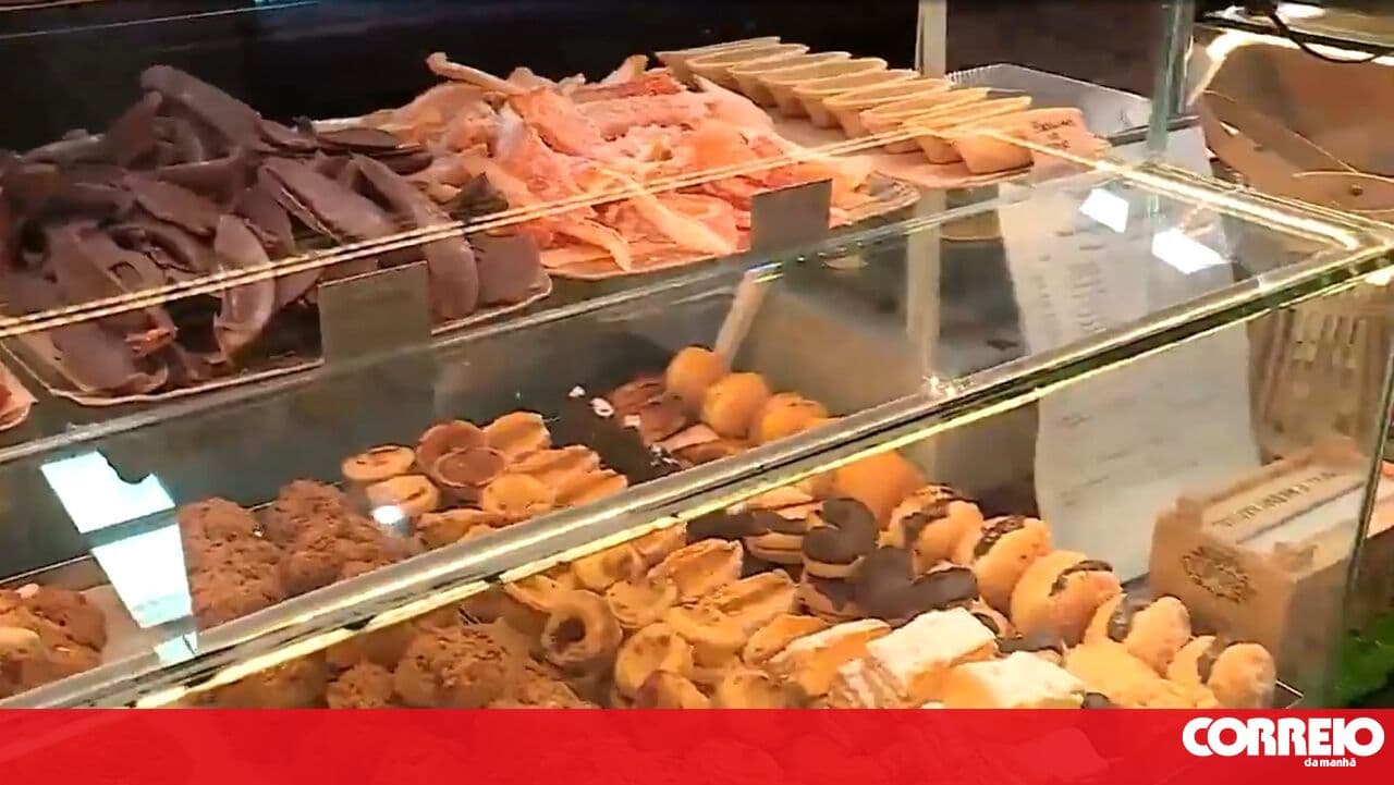 Almonds, small boats, and Azeitão tarts: bakery offers variety for Easter