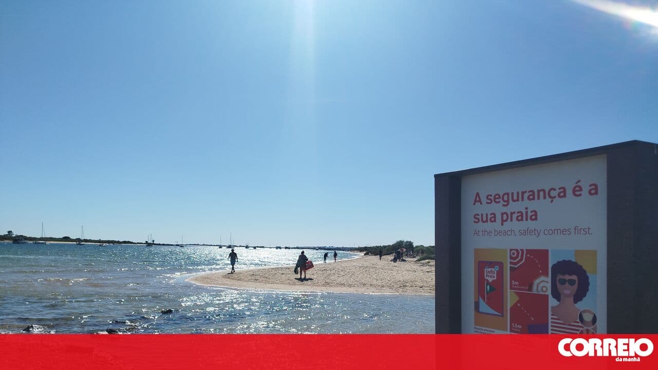 Summer 'scent' on Algarve beaches hides dangers in the sea
