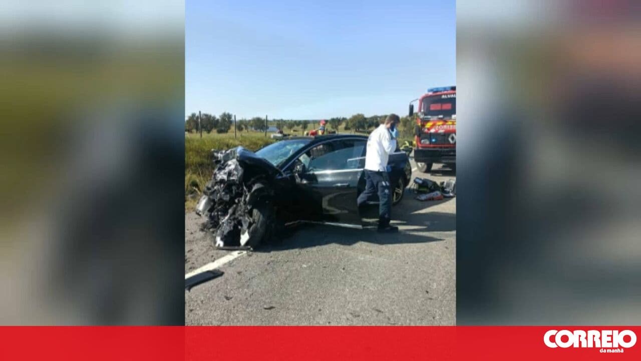 German family dies in head-on collision on the IC1 in Santiago do Cacém. Two minors among the victims