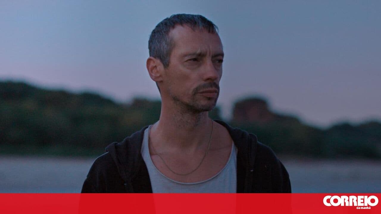 A film that oscillates between violence and delicacy