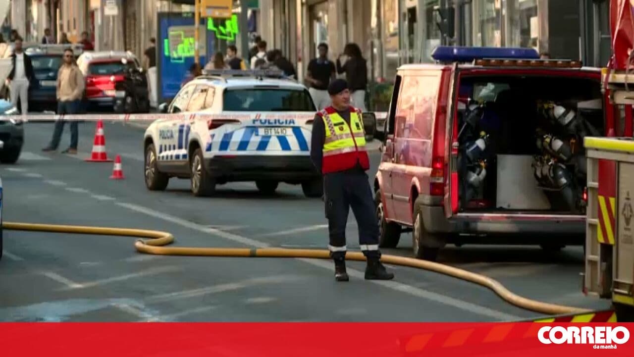 Fire breaks out in a building in the Arroios area of Lisbon