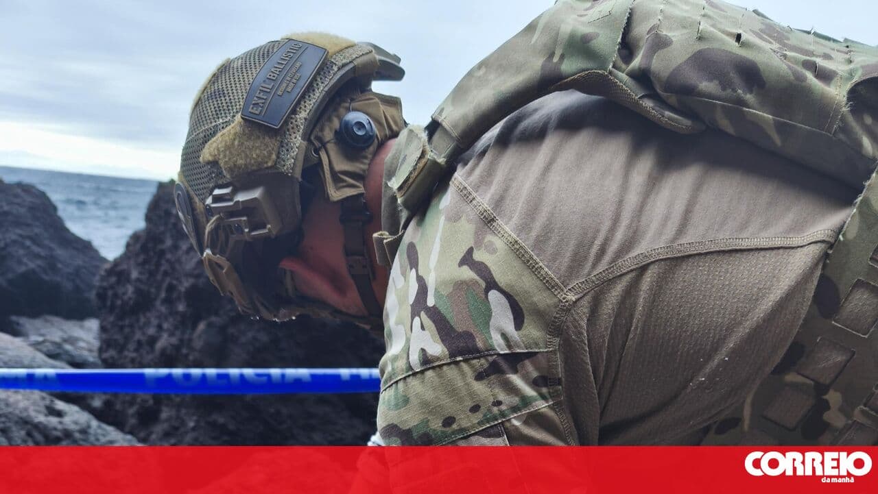 Navy deactivates explosive device in the Azores