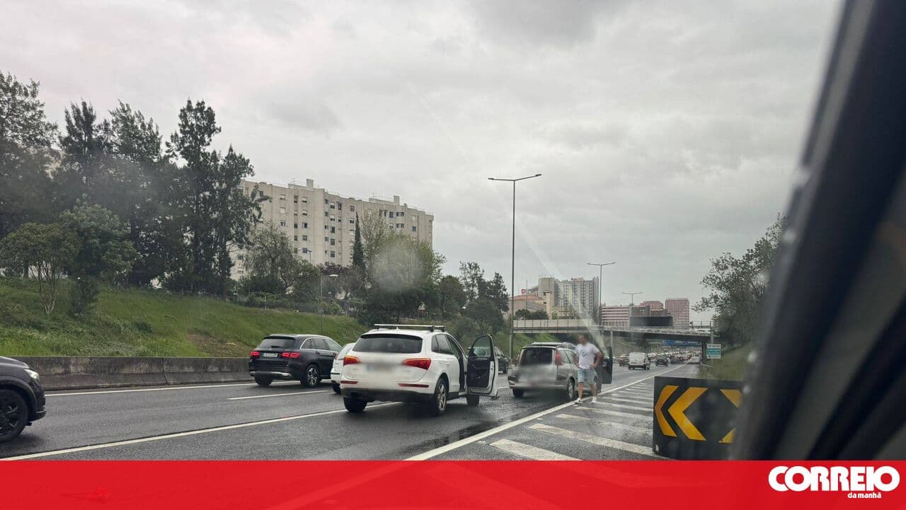 Multi-vehicle collision on the North-South Axis in Lisbon
