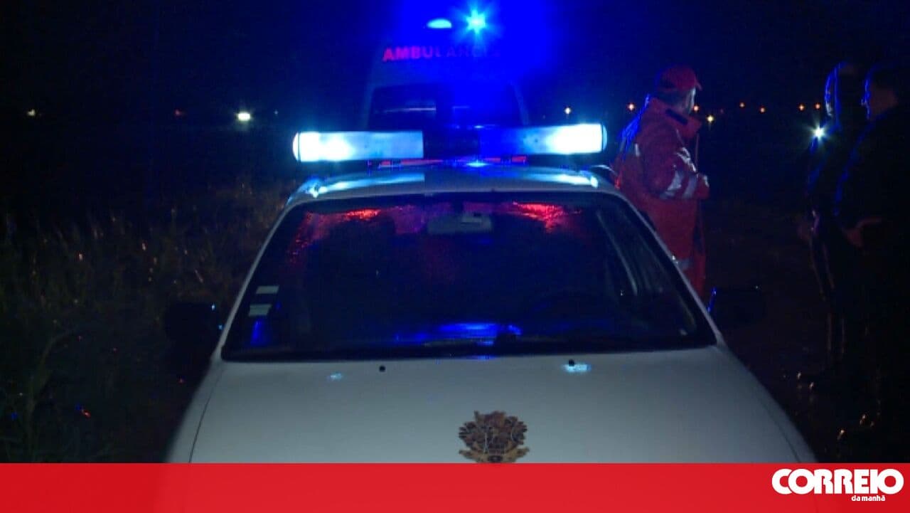 One dead and five injured in van rollover in Peniche