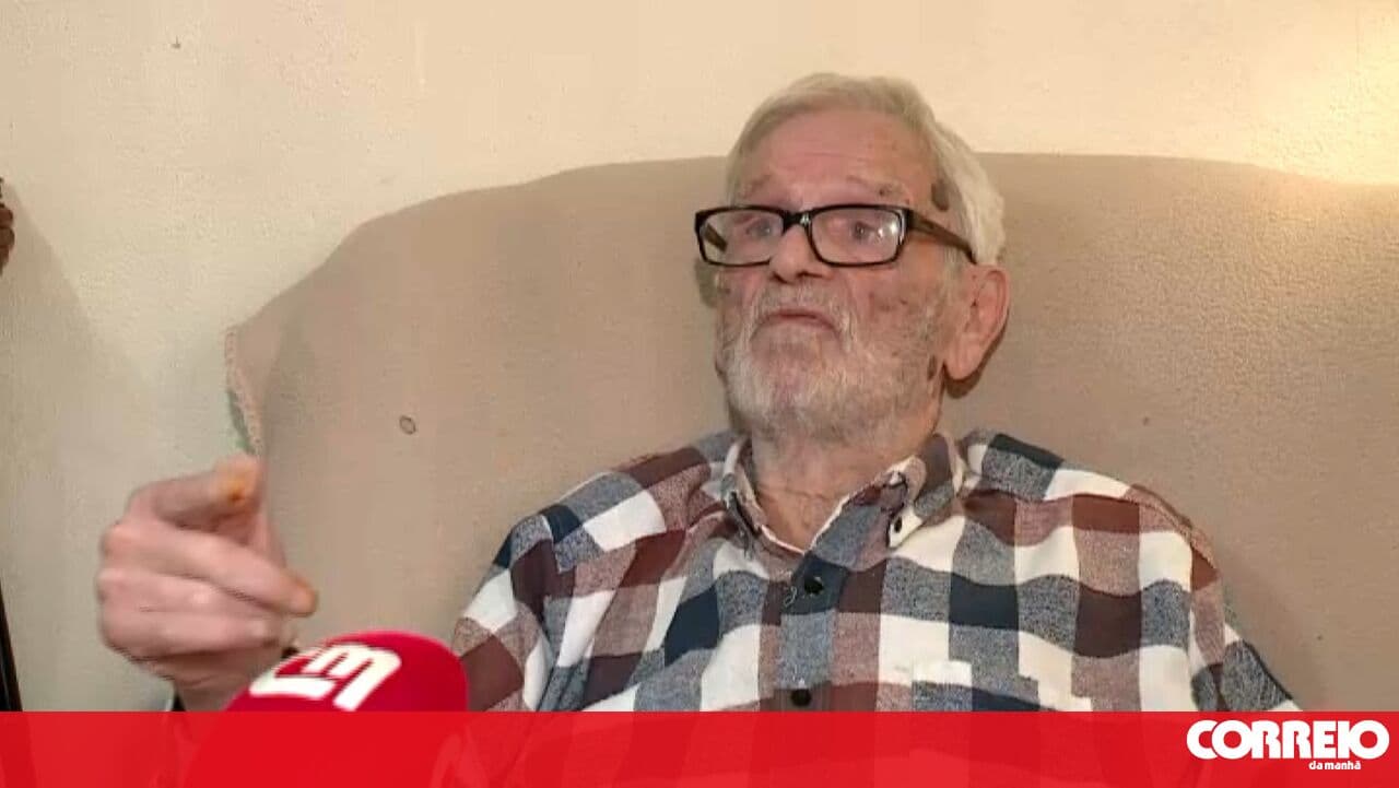 "They have to carry me in their arms": Elderly residents report lack of elevator in Carnide building