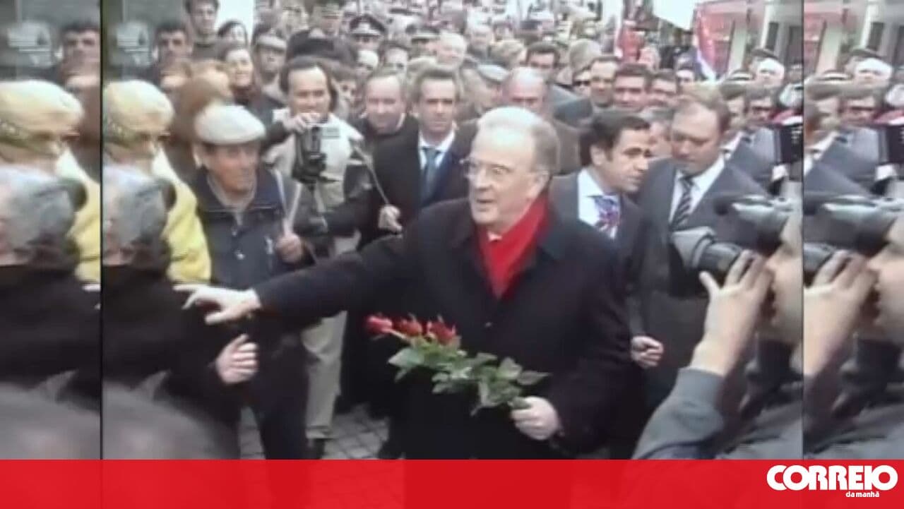 Sábado magazine offers biography of Jorge Sampaio