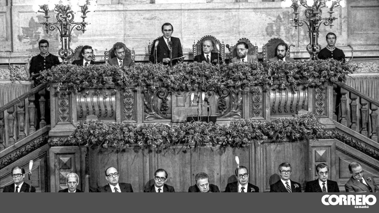 Half a century of parliamentary majorities