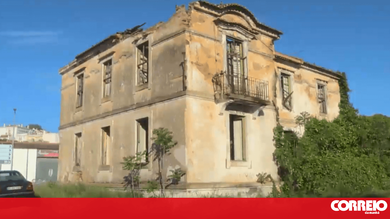 Residents report prostitution and drug use at an abandoned factory in Beja that has been derelict since the 1980s