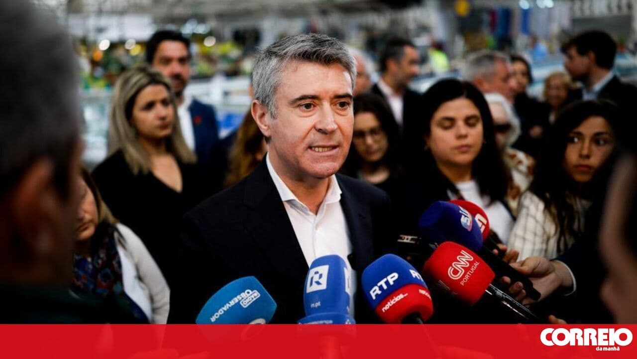 José Luís Carneiro accuses the Government of "dipping into the pockets of the Portuguese"