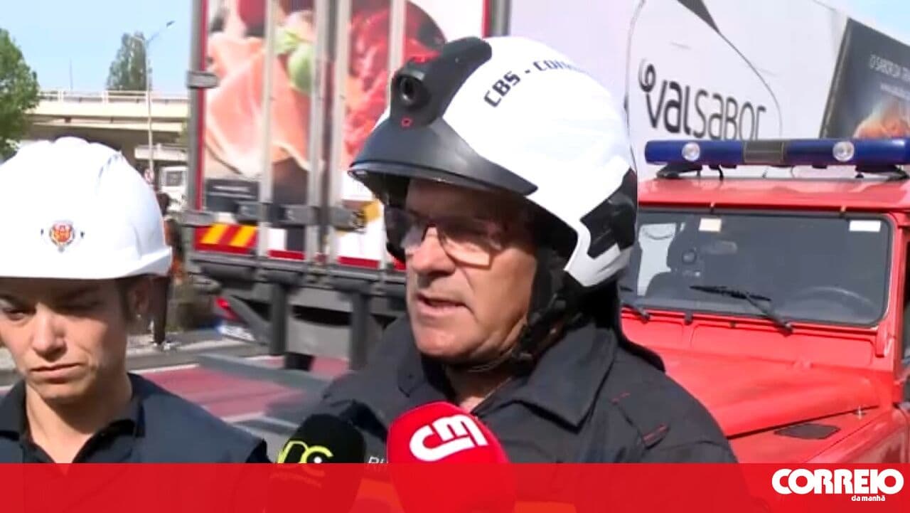 One injured in fire at former factory in Coimbra