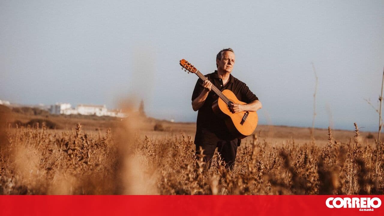 João Afonso has a new album 'Todo Tempo': "Poetry can rescue us from the crazy reality of this world"