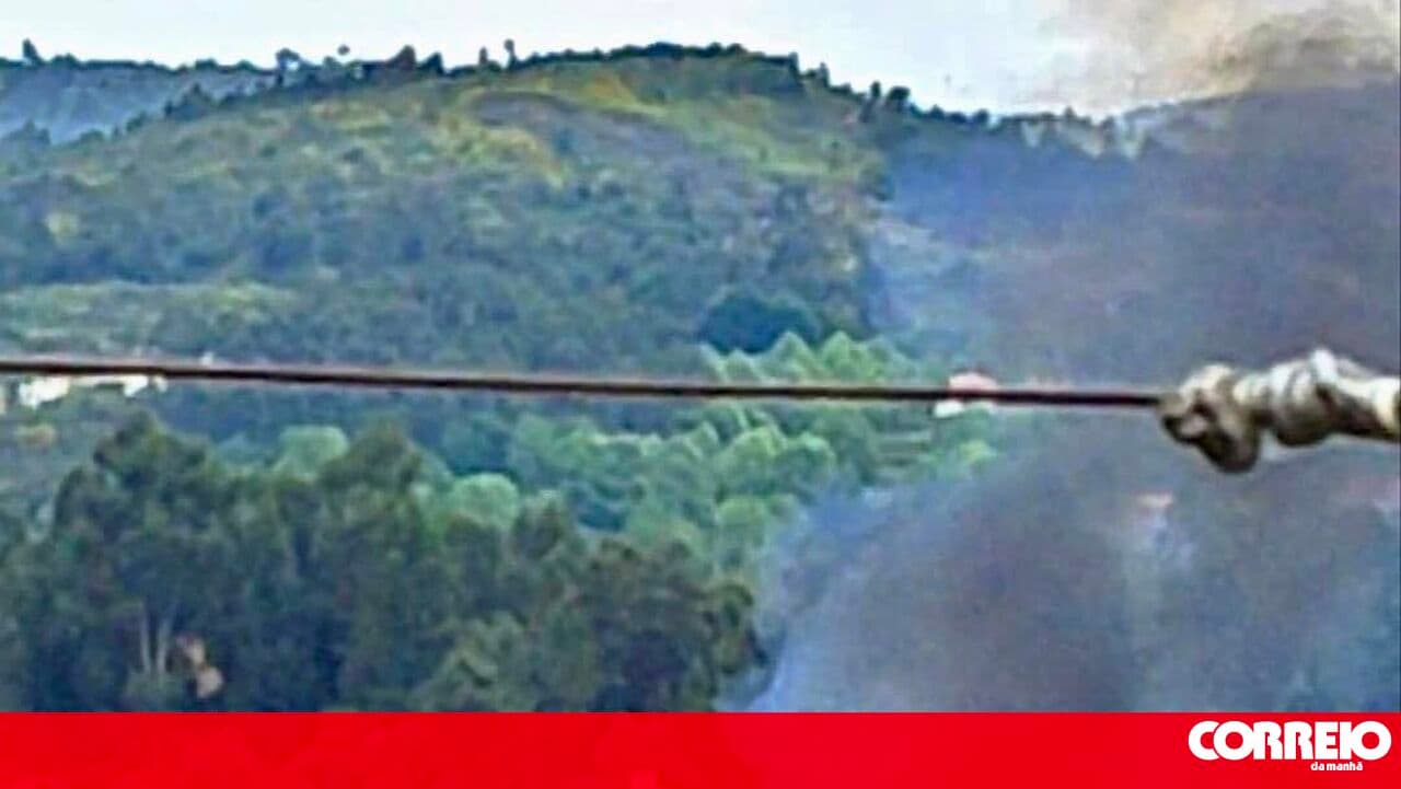 Fire at pallet factory in Cabeceiras de Basto