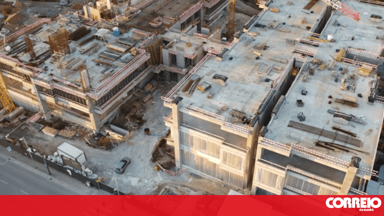 City Council halts construction of building next to the City Park in Porto