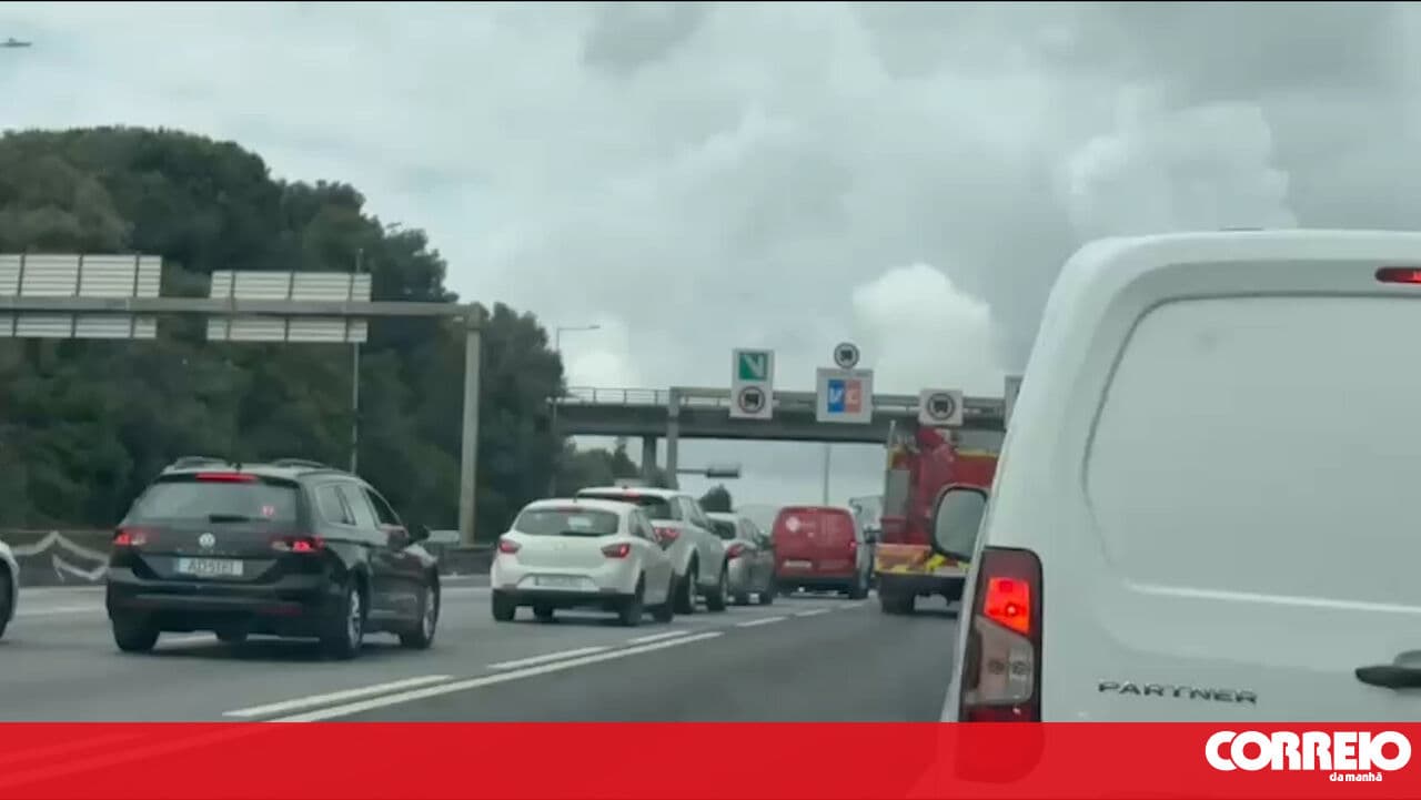 Passing fire engine extinguishes car fire