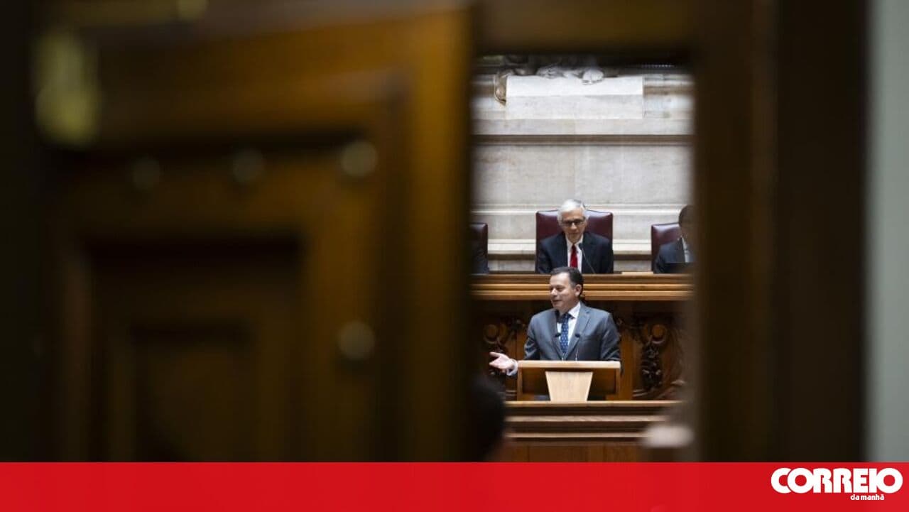 Prime Minister says it is "too early" for a permanent pension increase and admits a supplement if finances allow