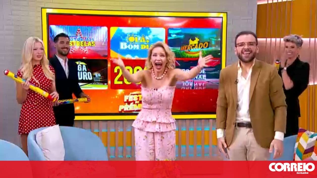 The moment a 3,000 euro prize won by an 'Olá, Bom dia!' viewer is celebrated in the studio