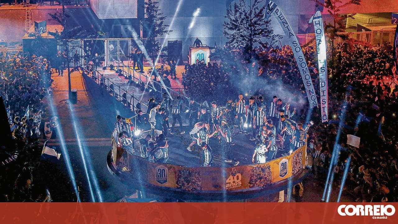 Early Saint John celebrations in Porto with festivities lasting until dawn following championship win