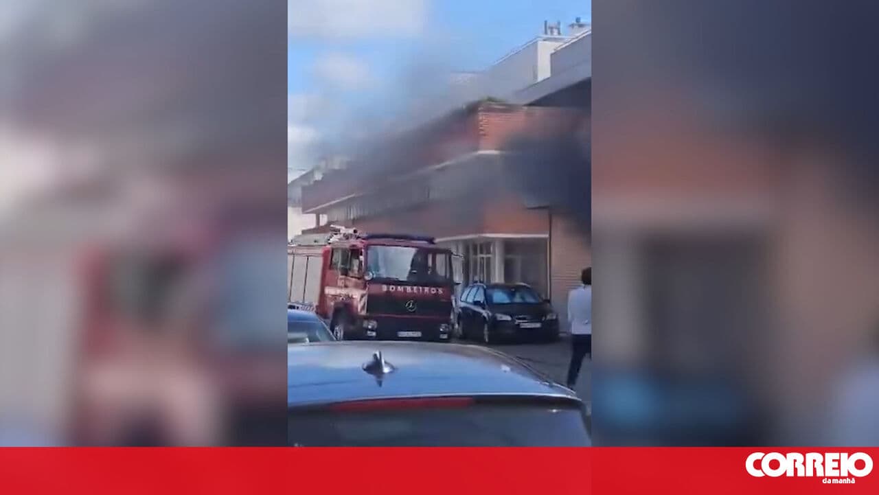 Fire breaks out in garage and leaves one injured in Esposende