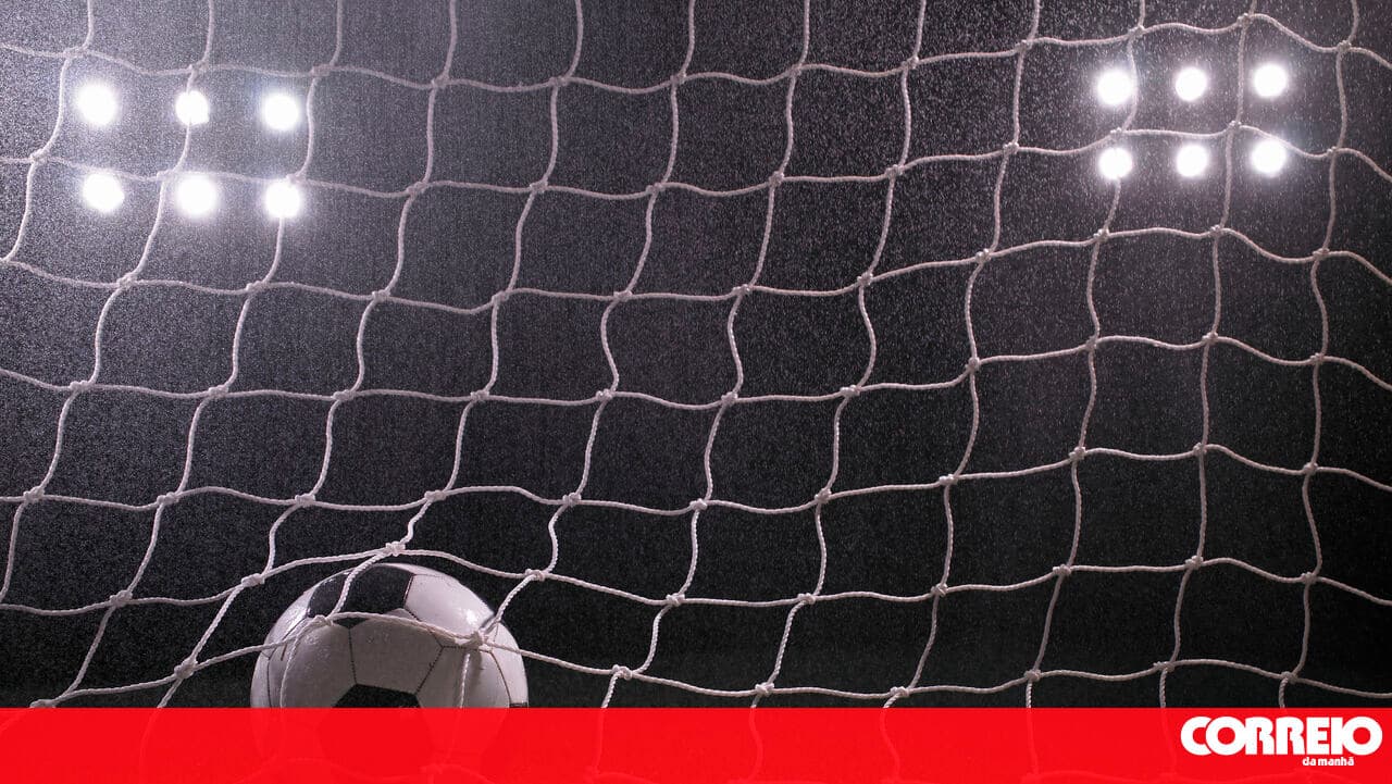 Tax authorities track football payment trails