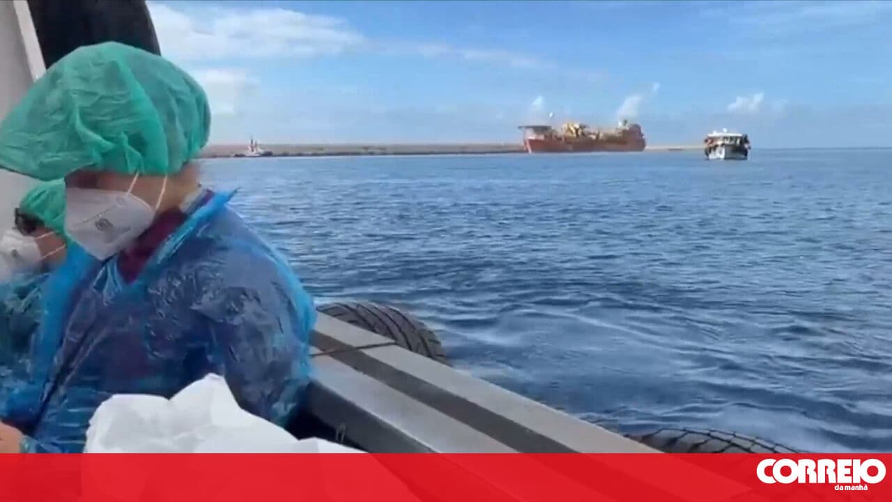 Cruise passengers with hantavirus outbreak have begun repatriation after arrival in the Canaries