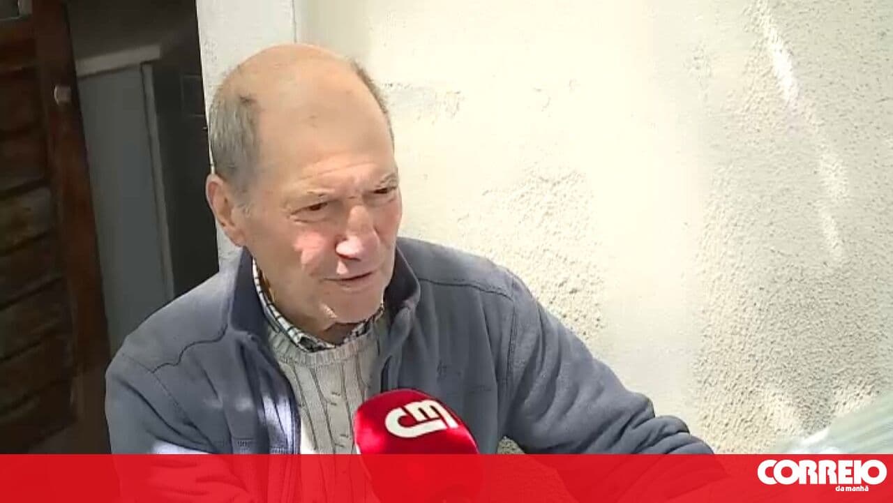 At risk of living in a container: 84-year-old Sidónio wants to spend his "final days" in the house where he has lived for 60 years