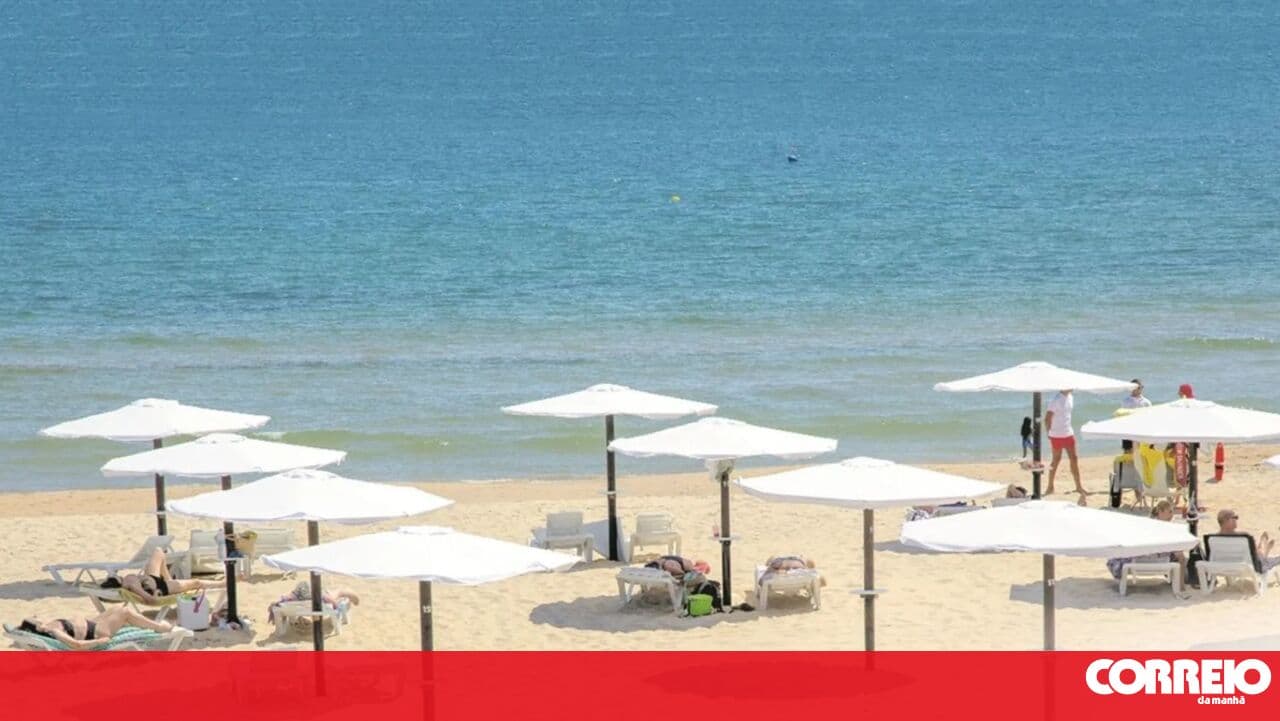 APA president refuses to speak about beach umbrellas in front of beach concessions