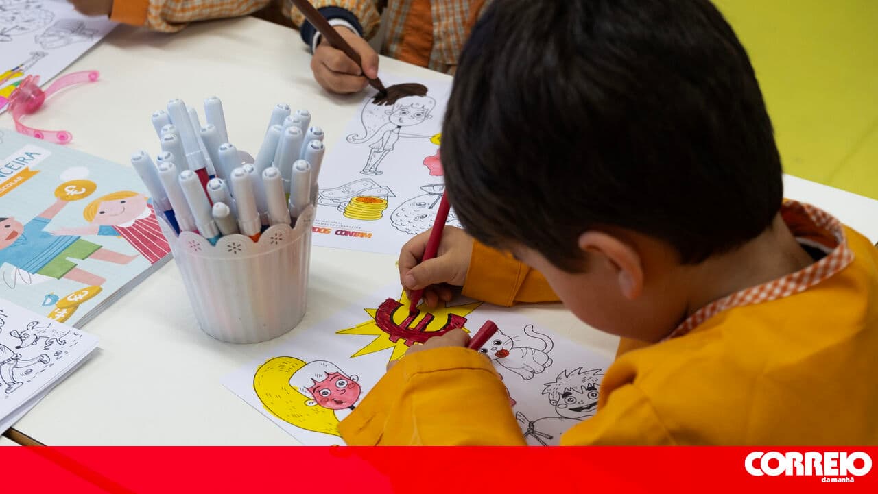 Portuguese children spend some of the most time at school