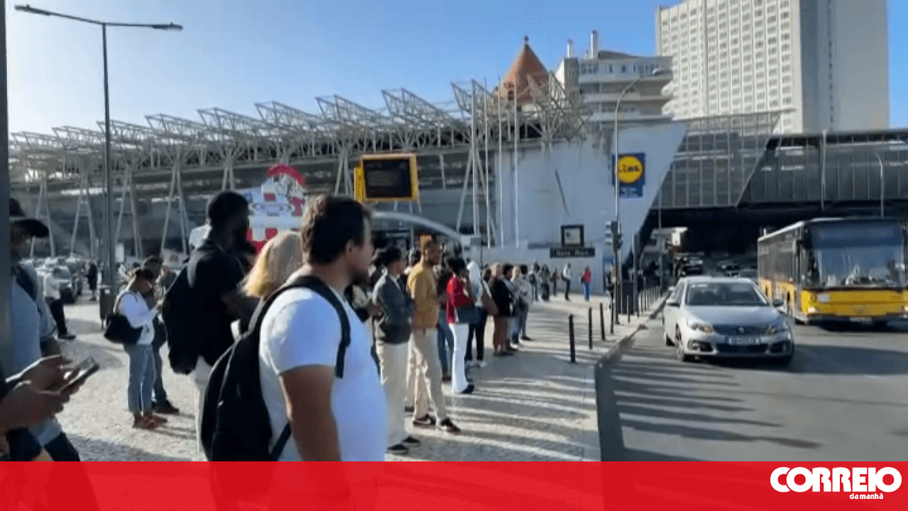 "No bus has passed in two hours": Queues at Sete Rios due to the general strike