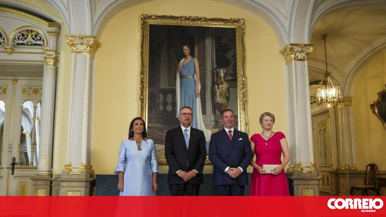 First Lady chooses fashion designer from Caldas da Rainha