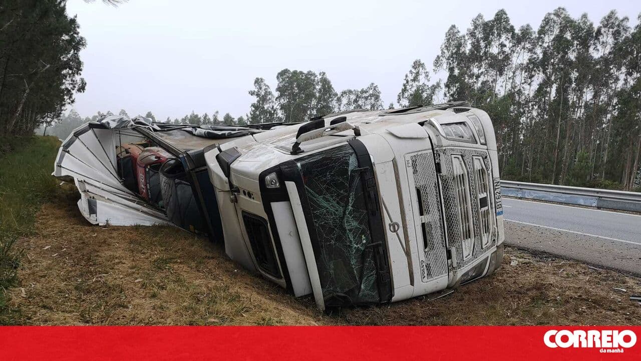 Car transporter truck skids off the A1 motorway