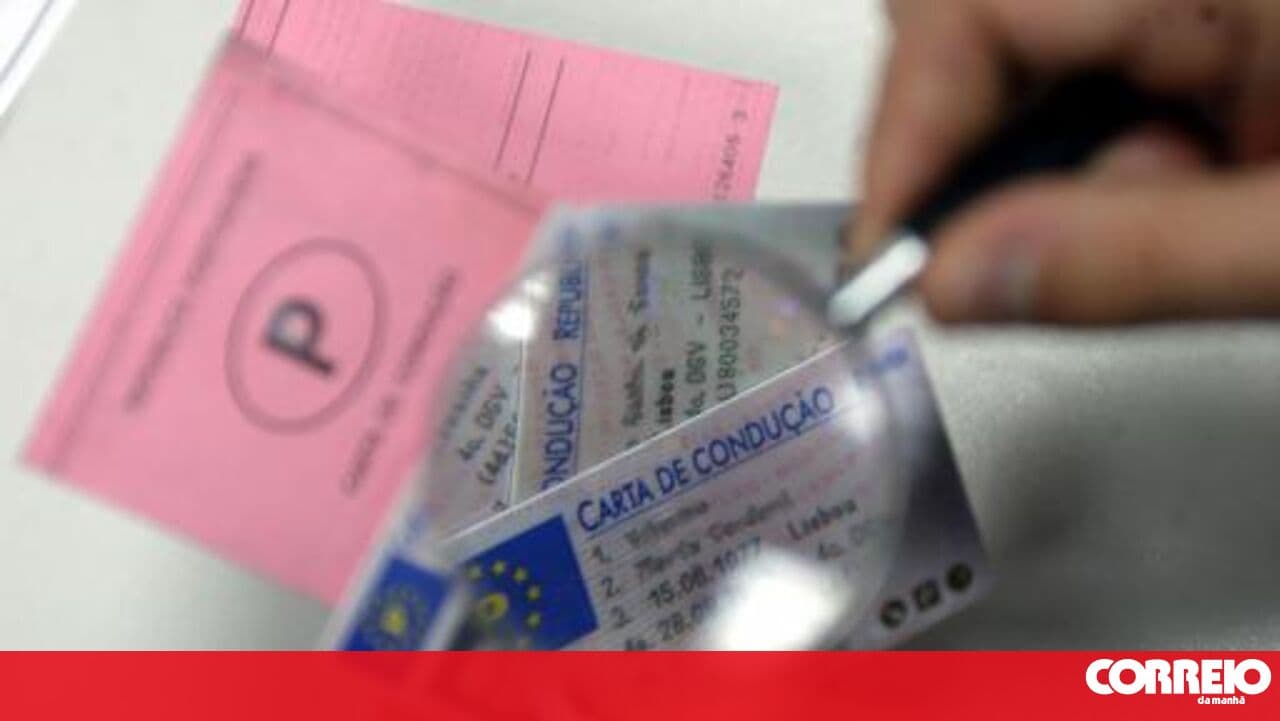 Vila Franca de Xira police catch two wanted for driving without a licence