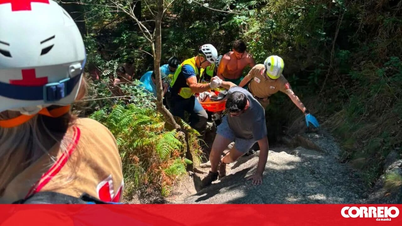 Greek tourist rescued in Gerês after fall