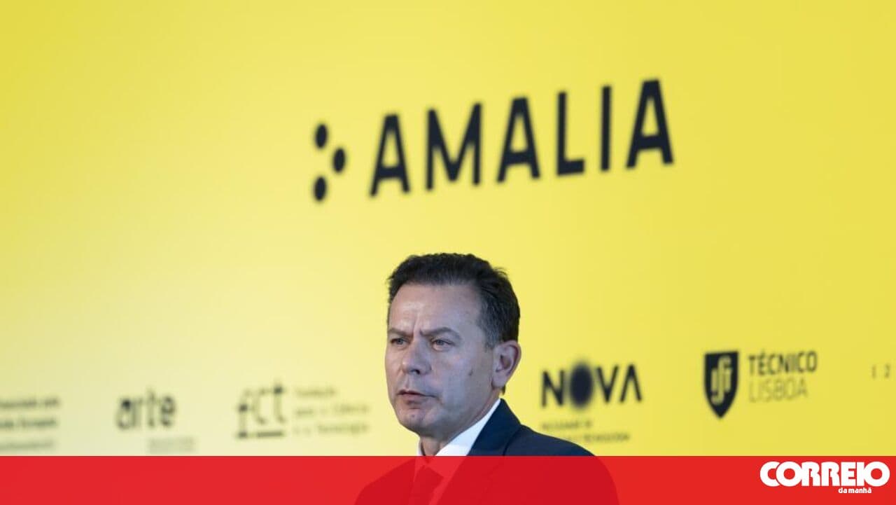 Prime Minister argues it is better to try and fail than to postpone a Portuguese AI model