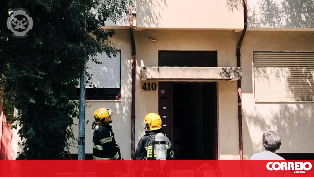 Fire destroys household equipment in Espinho apartment