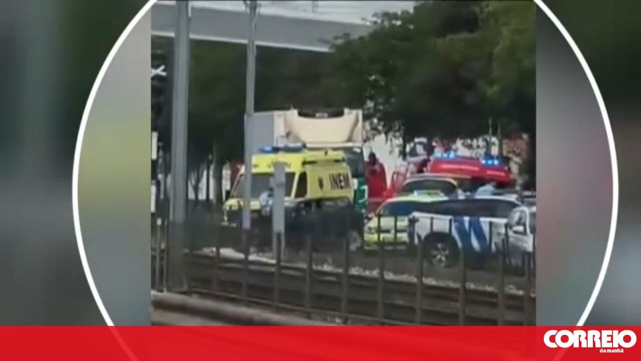 75-year-old woman dies in violent collision on Avenida da Índia in Lisbon. Six people injured