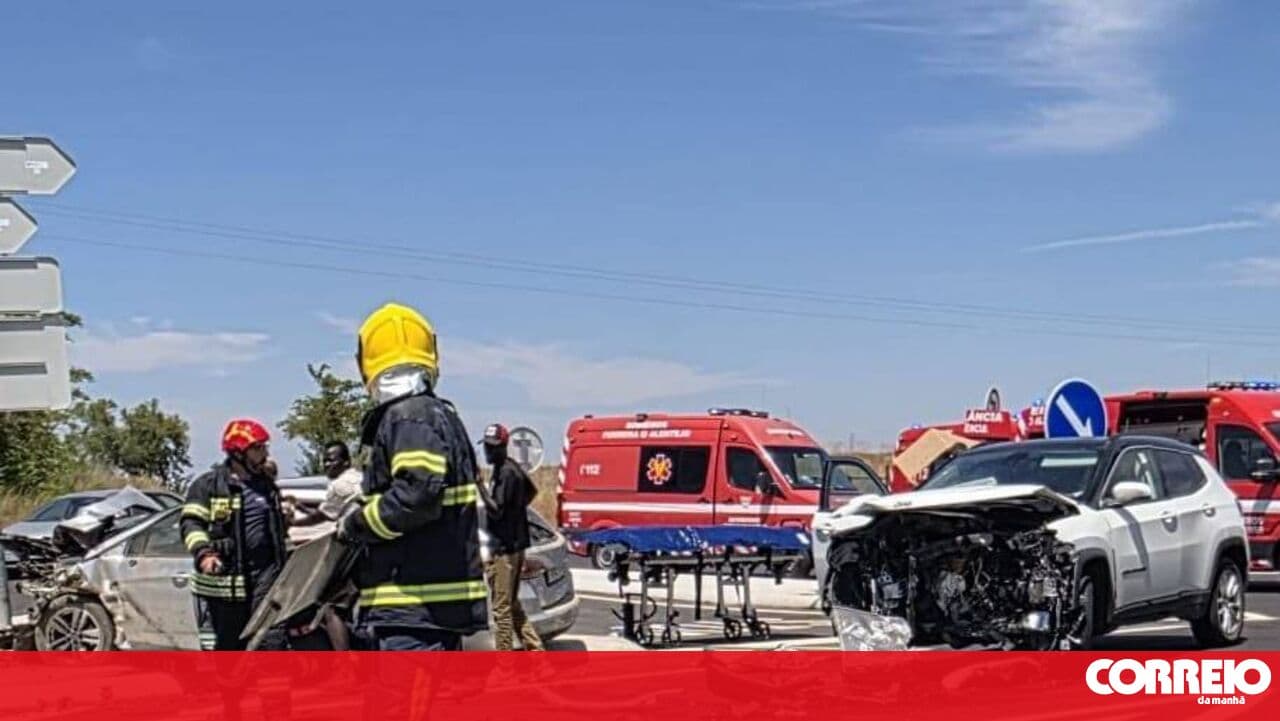 Five injured in head-on collision in Ferreira do Alentejo