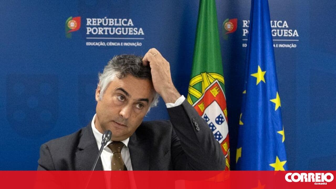 Students and teachers call for the resignation of the Minister of Education during a protest in Lisbon