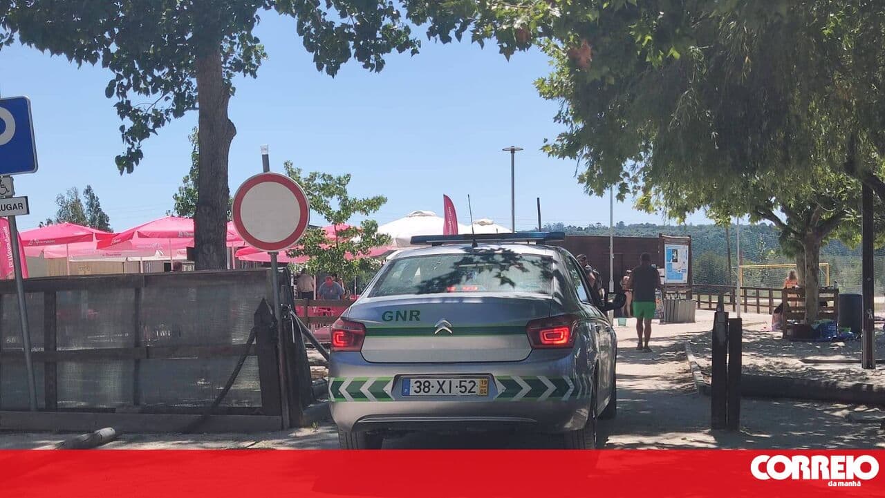 Man pulled unconscious from river beach in Montemor-o-Velho