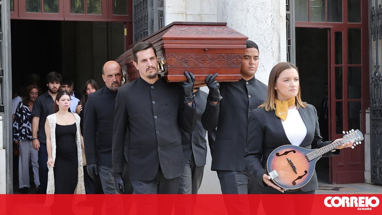 Goodbye! Pain and tears at the final farewell to Luís Represas