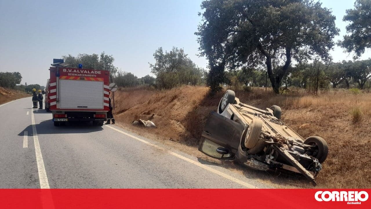 Car crash causes three injuries in Alvalade