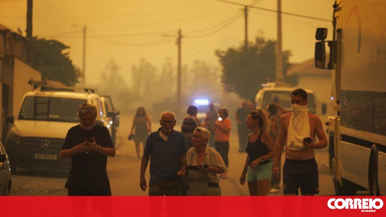 Fire surrounds Vale Telhas in Mirandela and forces residents to leave their homes