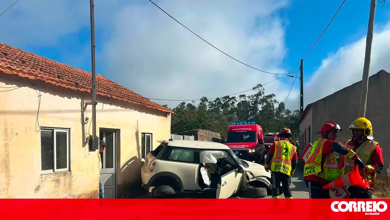 One injured in collision between two cars in Condeixa-a-Nova