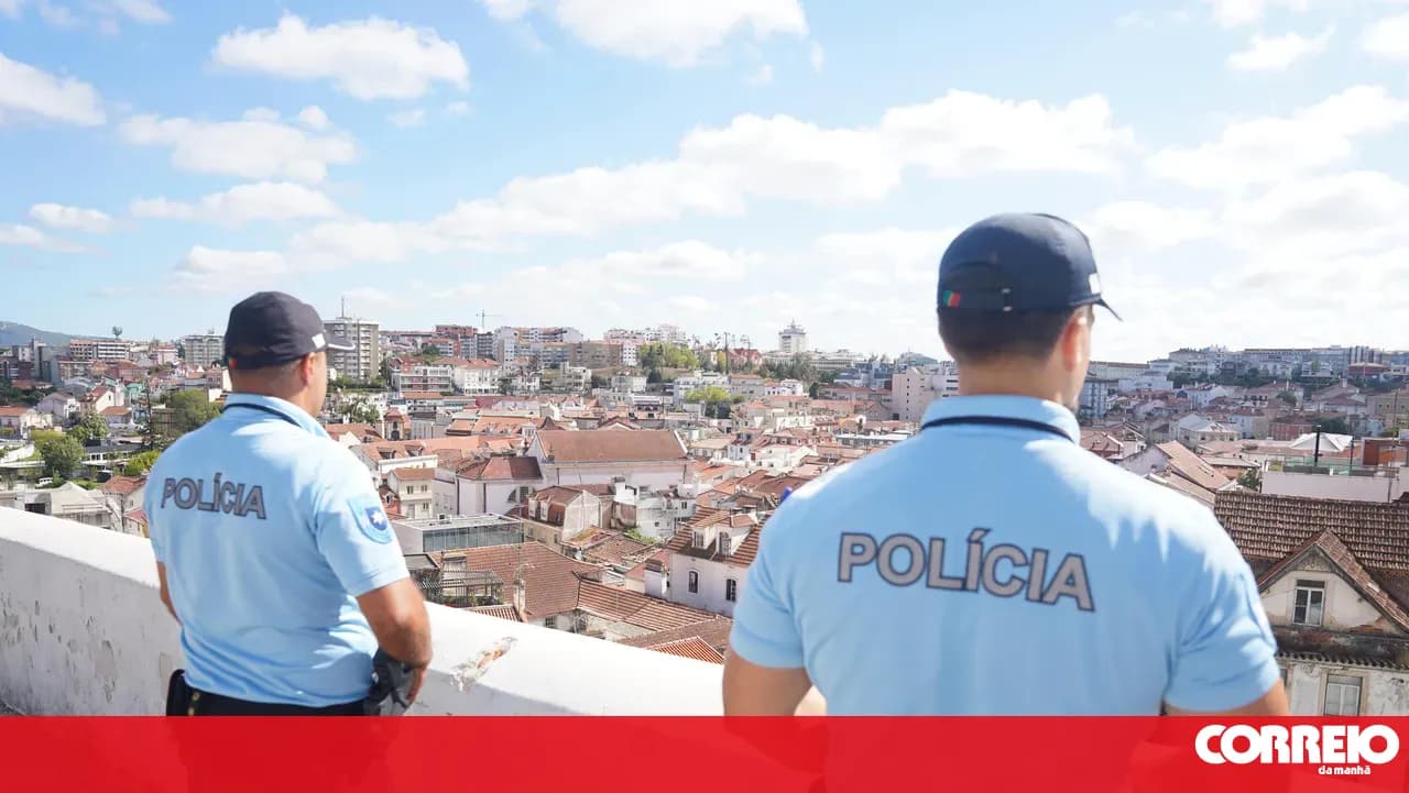 Group robs and assaults defenceless elderly people at home in Leiria