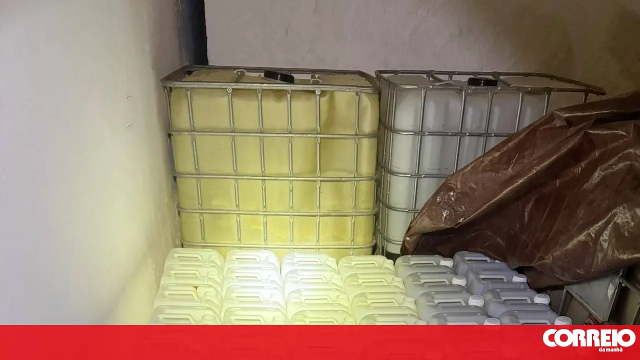 4,200 litres of fuel seized at a warehouse in Alcochete