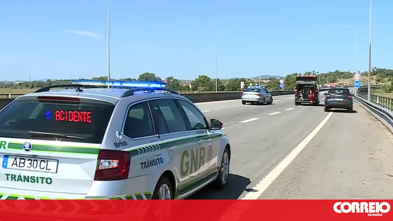 Man dies and woman is seriously injured in collision in Tomar. Fatal victim entered the A13 driving in the wrong direction