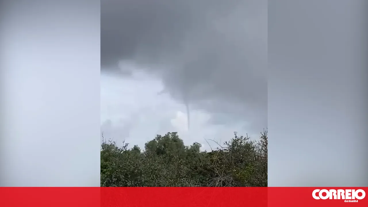 Images show funnel cloud in Sintra